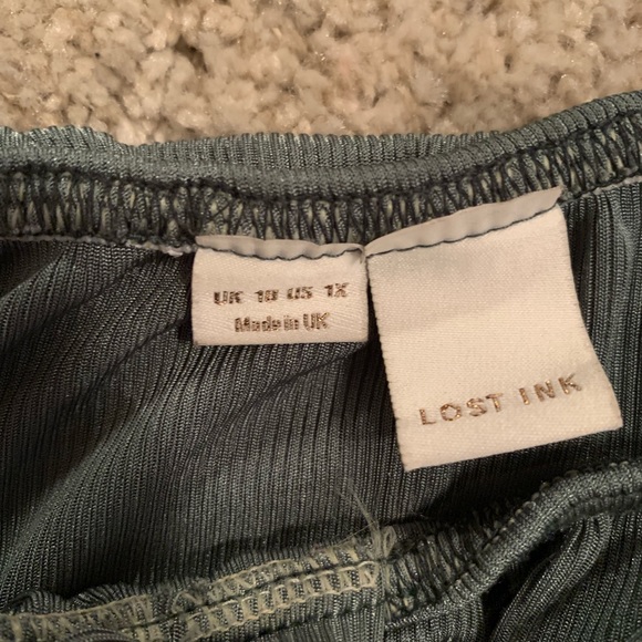 Off the shoulder beautiful top! Very stretchy! 1x - Picture 3 of 4